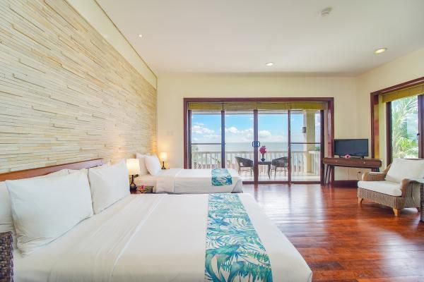 DELUXE FAMILY KING ROOM 